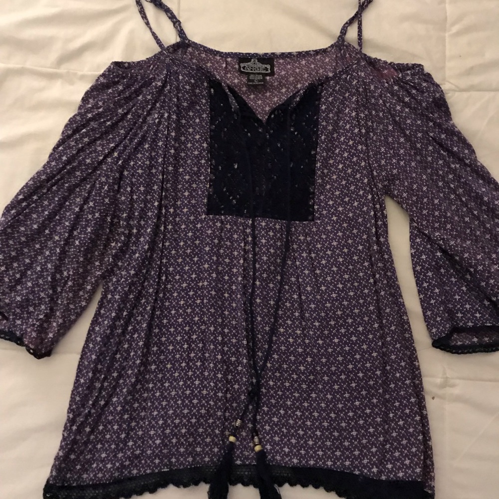 Off-the-should long sleeve shirt